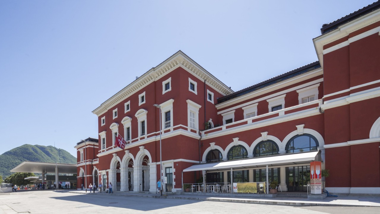 Stazione ferroviaria di Lugano